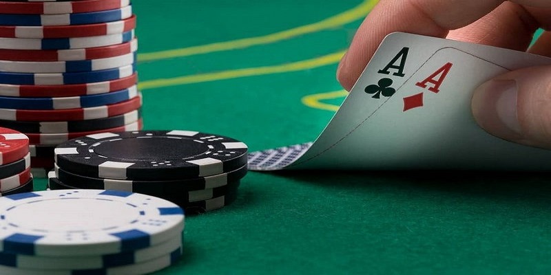 Các lựa chọn cược poker online sau mỗi vòng chi tiết